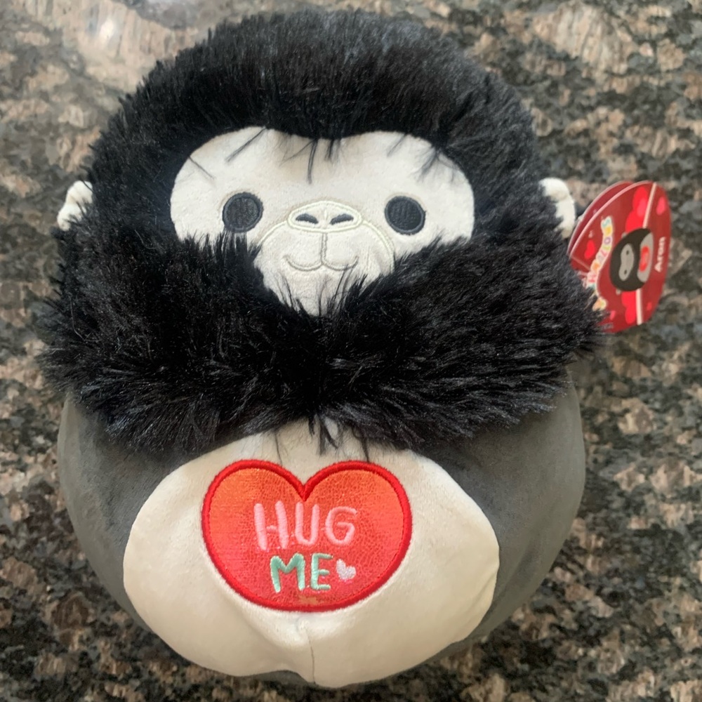Squishmallows Aron gorilla early release 2023 Valentines 8 inch